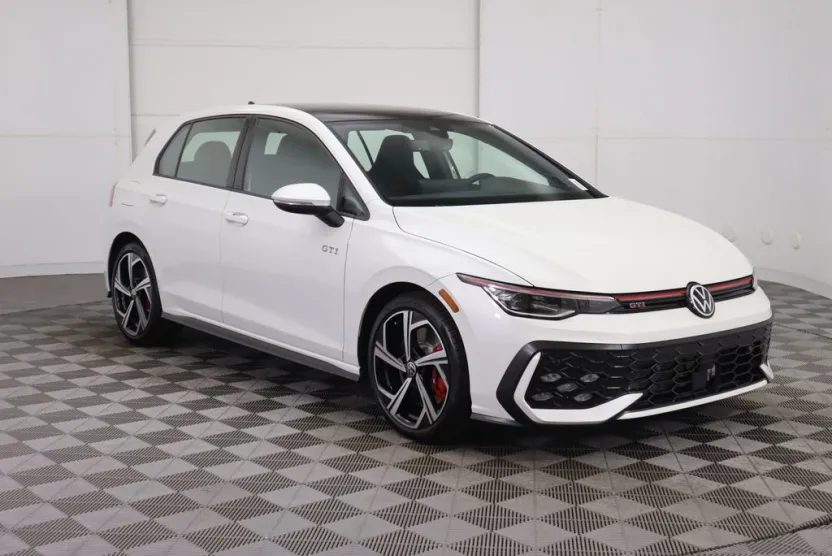 2025 Volkswagen Golf GTI SE photo 1