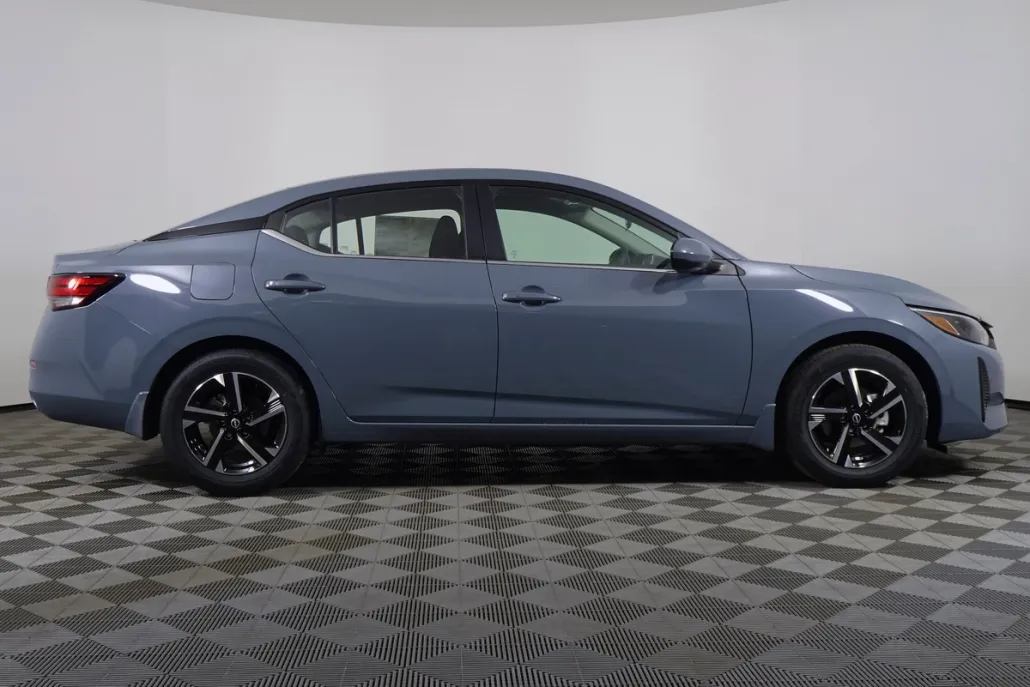 2025 Nissan Sentra SV photo 1