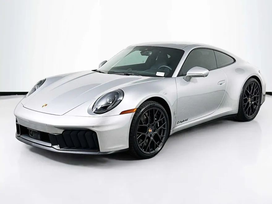 2026 Porsche 911 4 GTS photo 1