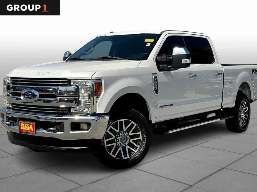 2017 Ford F-250 Lariat photo 1