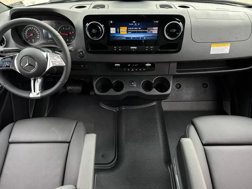 2026 Mercedes Benz Sprinter 2500 photo 1
