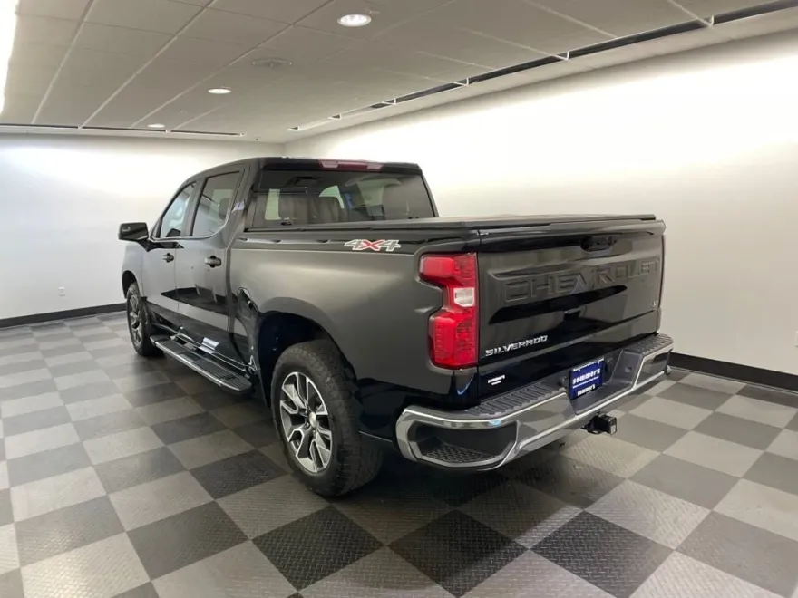 2023 Chevrolet Silverado 1500 LT photo 1
