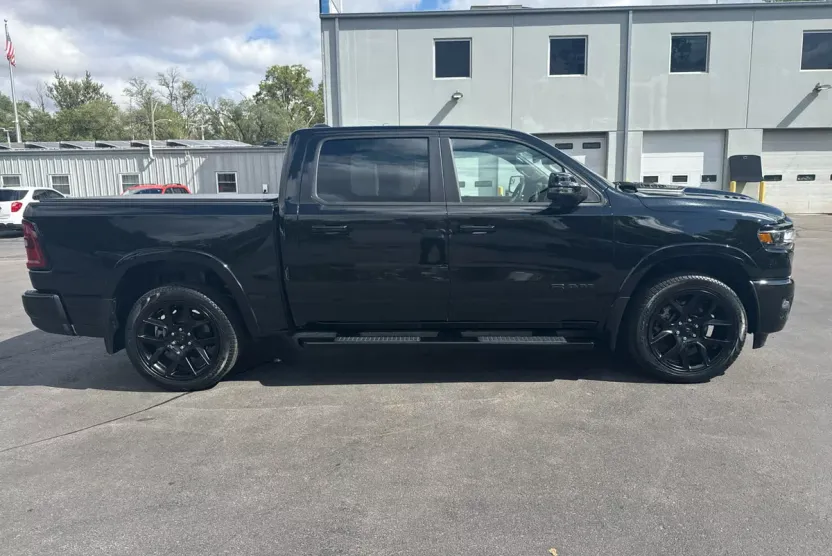 2025 Ram 1500 Laramie photo 1