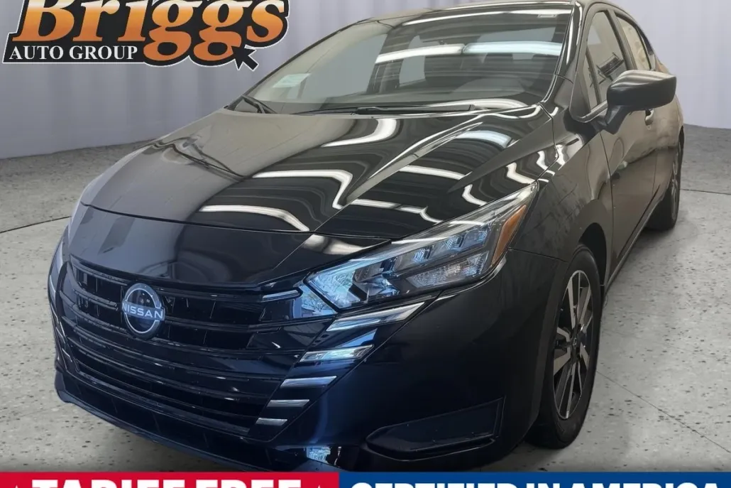 2025 Nissan Versa S photo 1