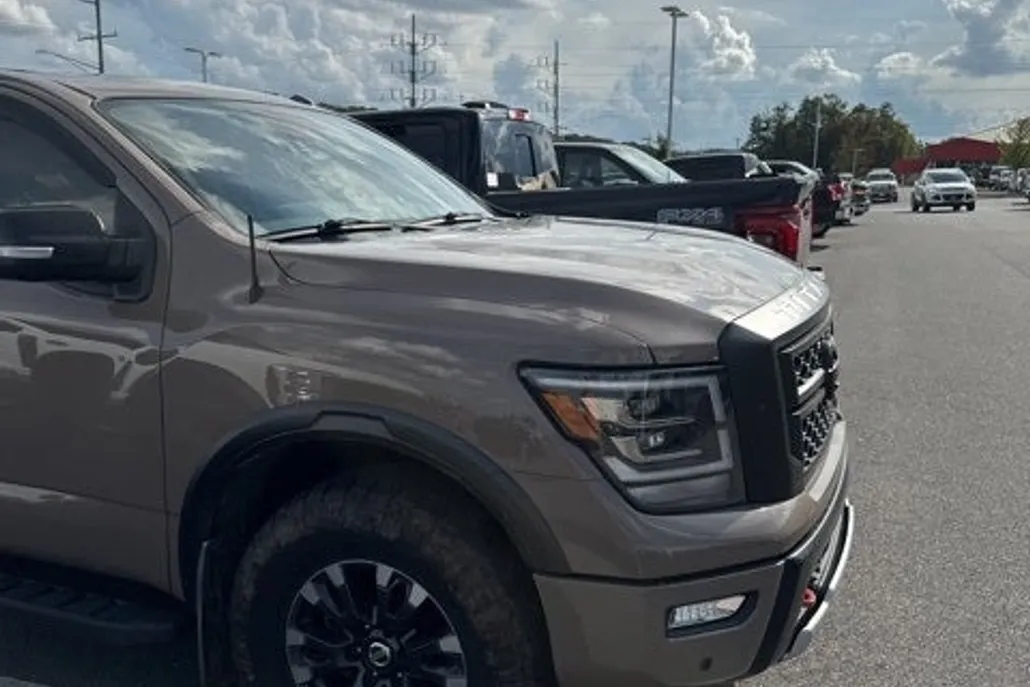 2021 Nissan Titan PRO-4X photo 1