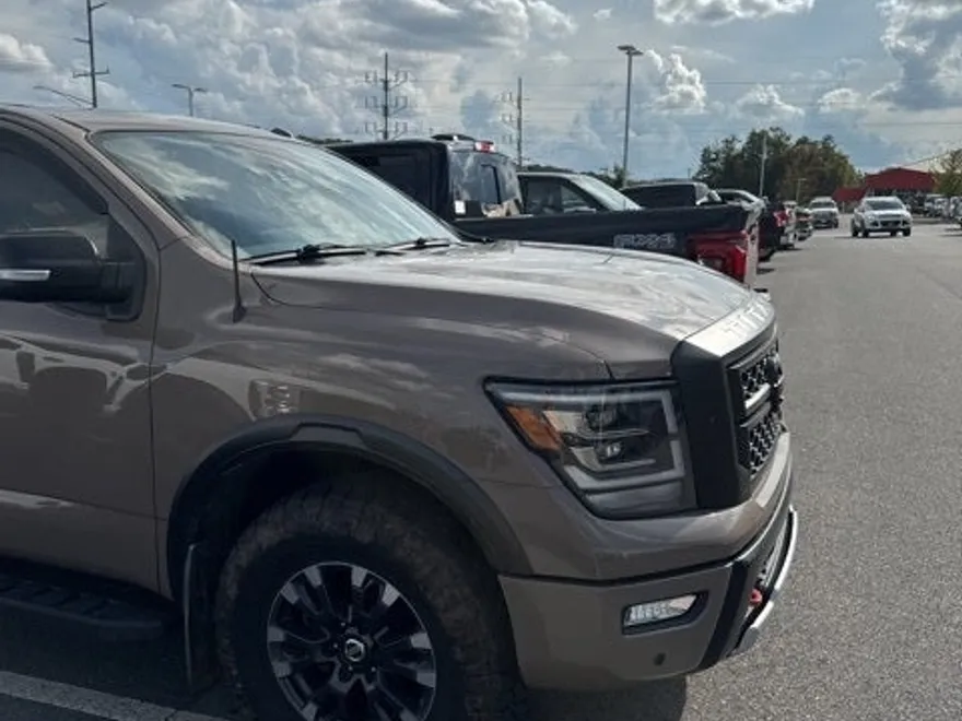 2021 Nissan Titan PRO-4X photo 1