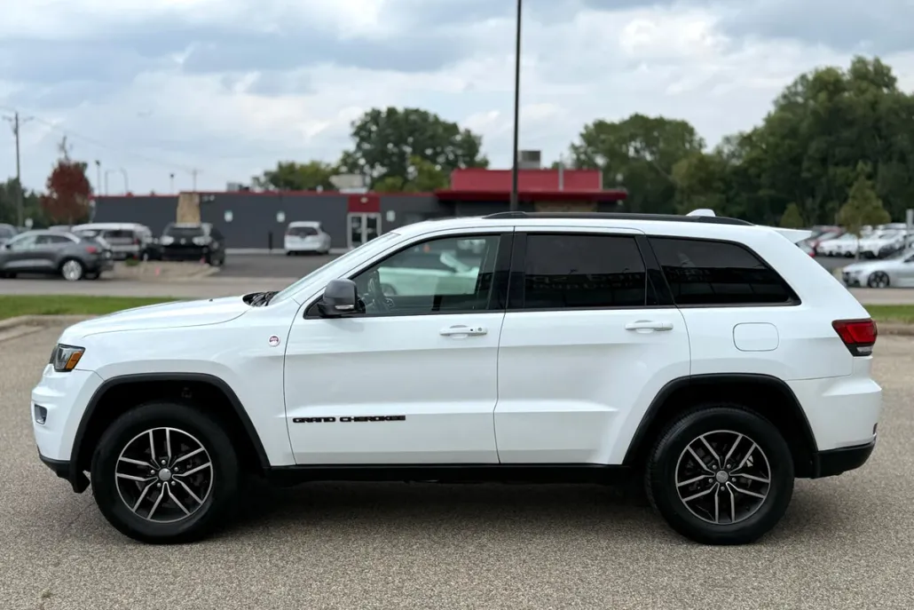 2017 Jeep Grand Cherokee Trailhawk photo 1
