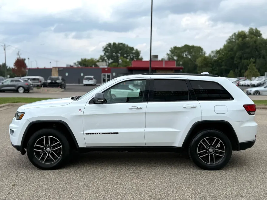 2017 Jeep Grand Cherokee Trailhawk photo 1