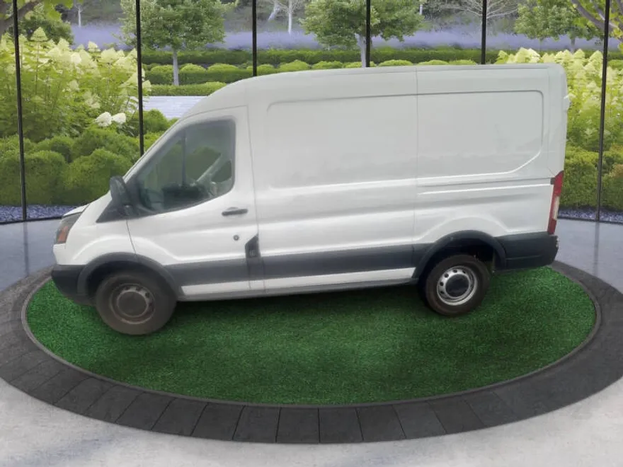 2017 Ford Transit photo 1