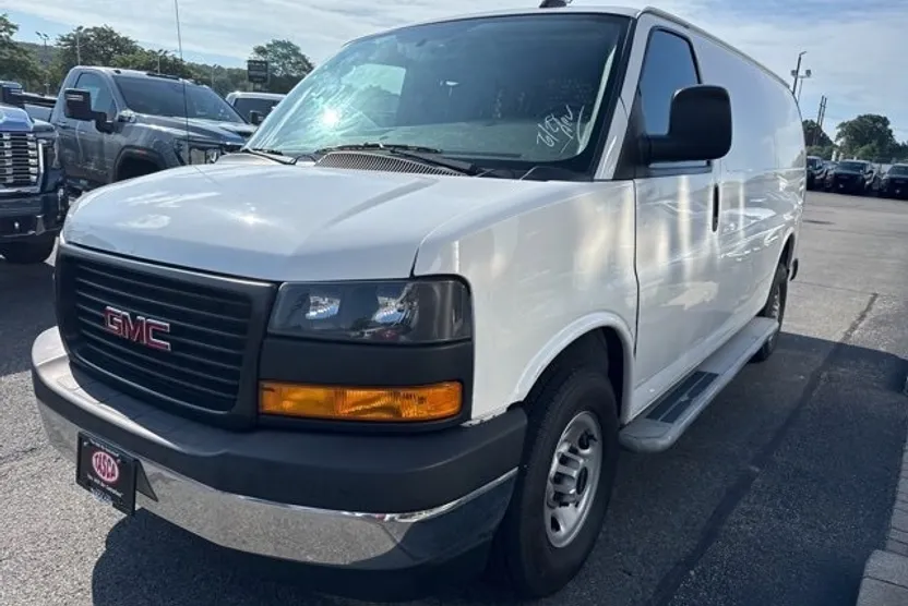 2022 Gmc Savana Cargo 2500 photo 1