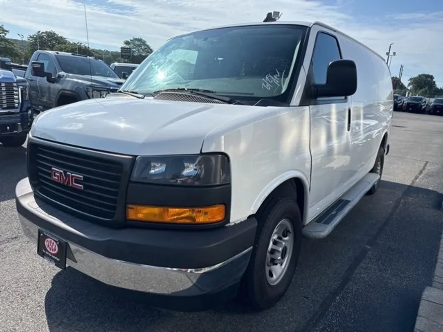 2022 Gmc Savana Cargo 2500 photo 1
