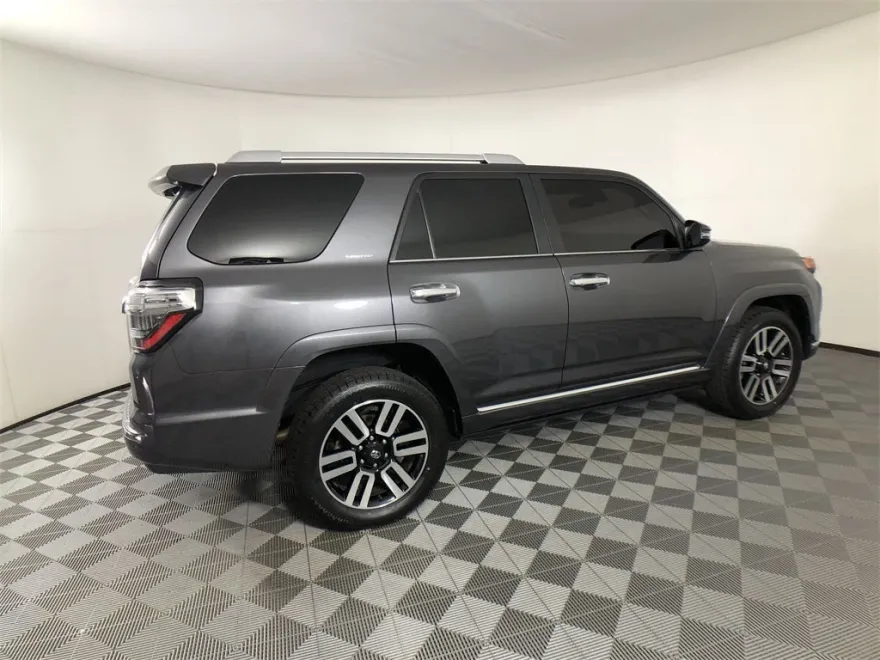 2022 Toyota 4Runner Limited photo 1