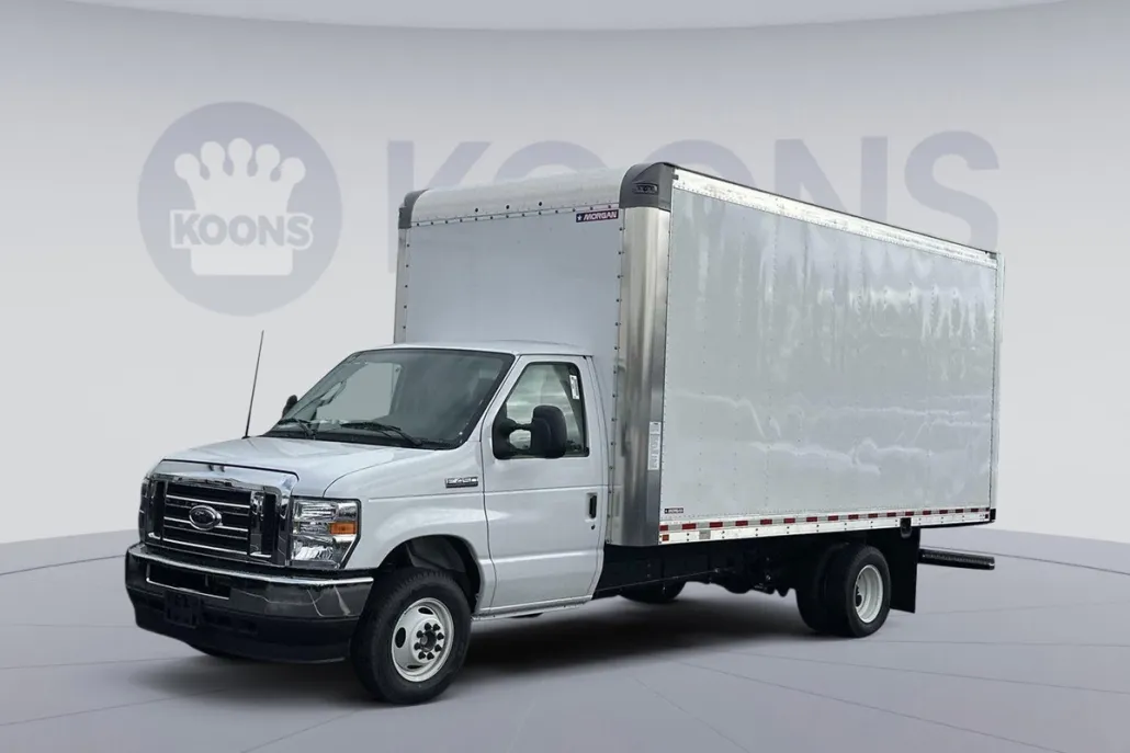 2025 Ford E-450 photo 1