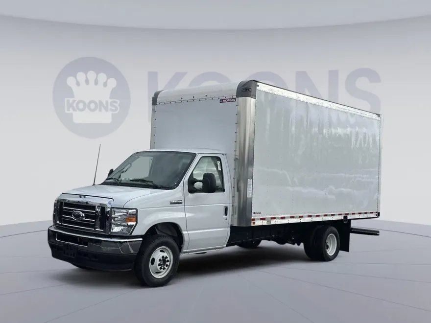 2025 Ford E-450 photo 1