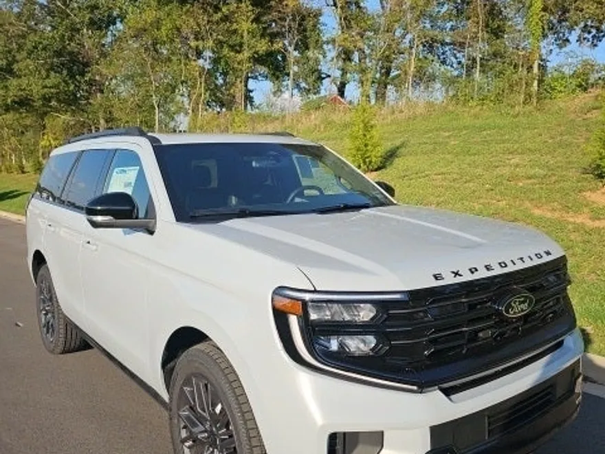 2025 Ford Expedition Platinum photo 2