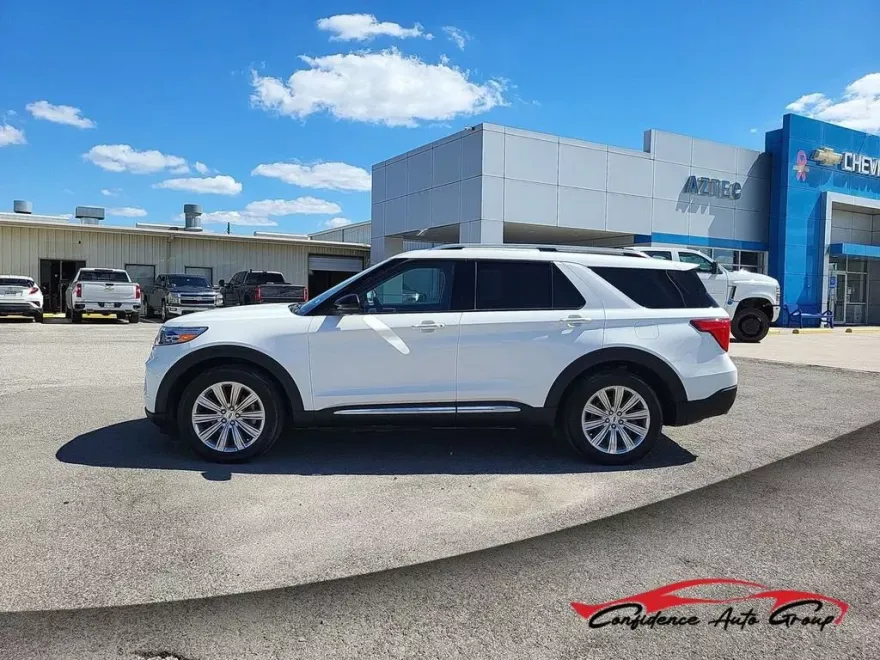 2022 Ford Explorer Limited photo 1