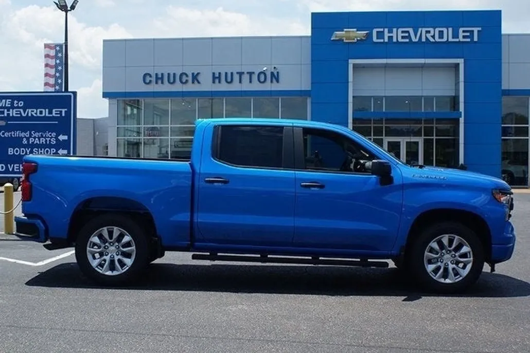 2025 Chevrolet Silverado 1500 Custom photo 1