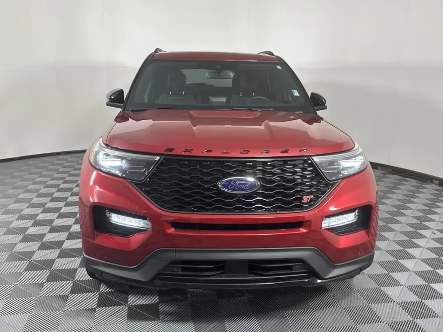 2024 Ford Explorer ST photo 3