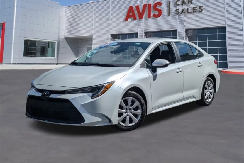 2024 Toyota Corolla LE photo 1