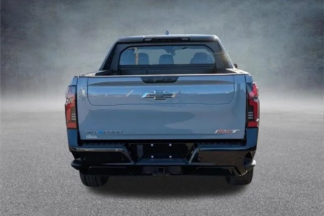 2025 Chevrolet Silverado EV RST photo 1