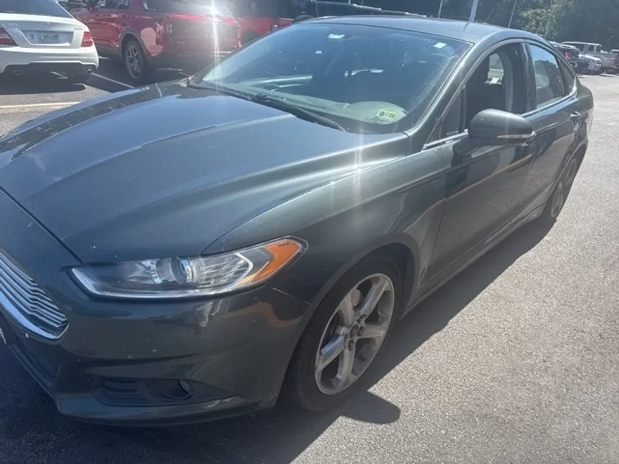 2015 Ford Fusion SE photo 1