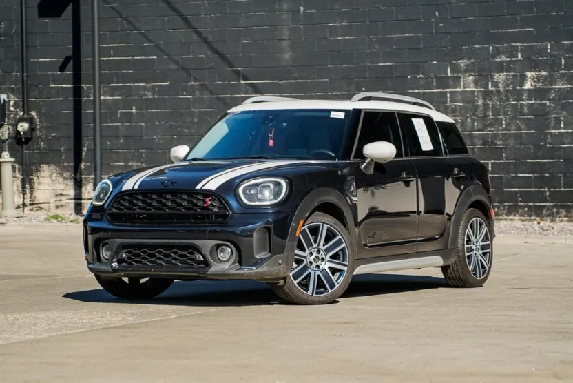 2023 Mini Countryman S ALL4 photo 1