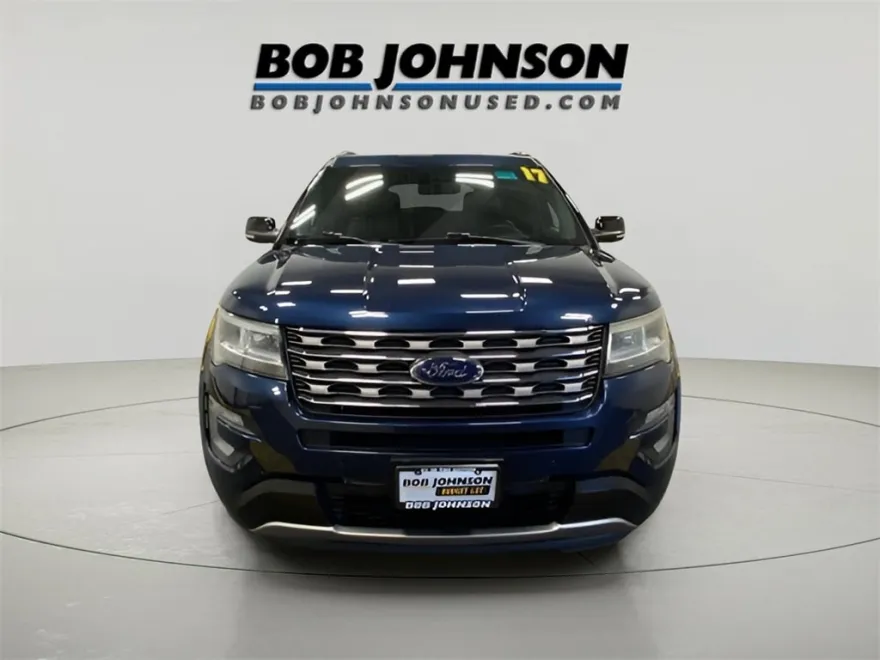 2017 Ford Explorer XLT photo 1