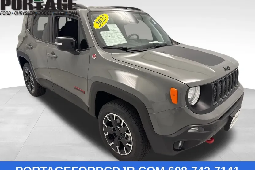 2023 Jeep Renegade Trailhawk photo 1