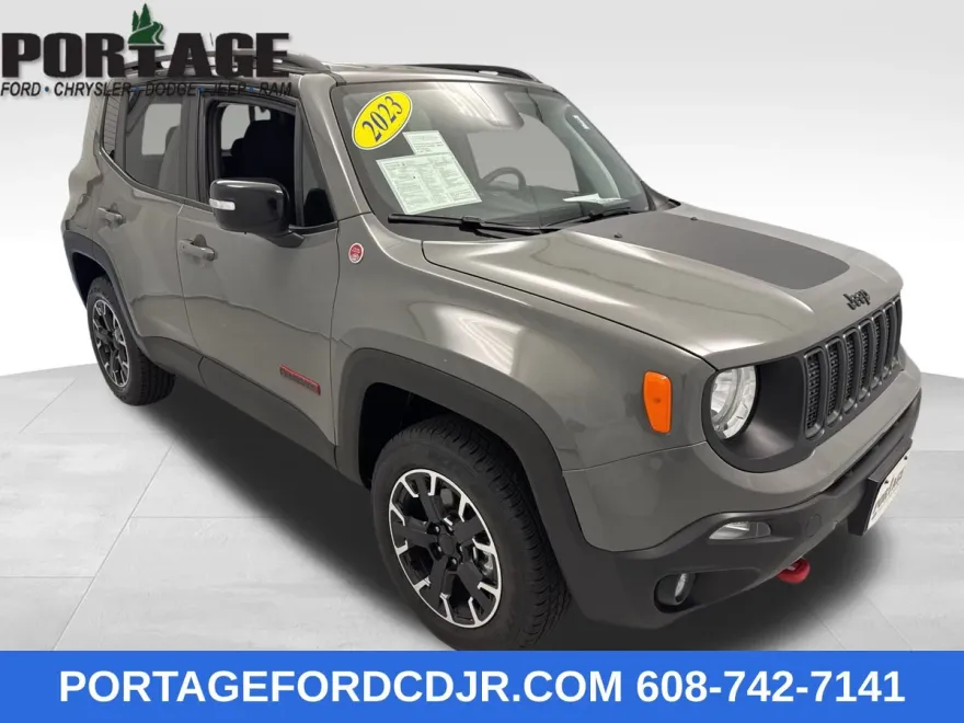 2023 Jeep Renegade Trailhawk photo 1
