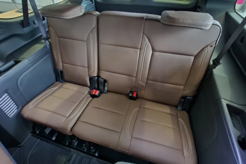 2026 Chevrolet Suburban High Country photo 1