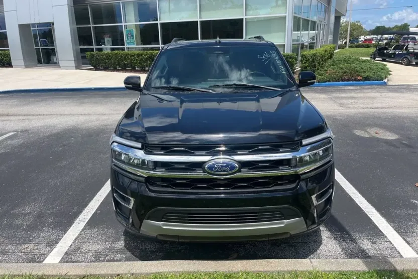 2023 Ford Expedition MAX Limited photo 1