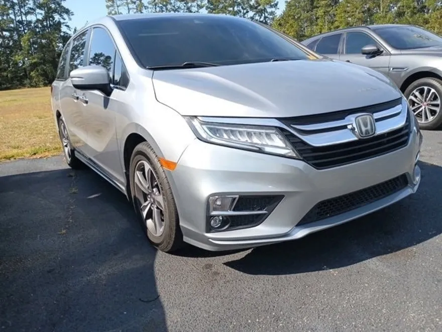 2020 Honda Odyssey Touring photo 1