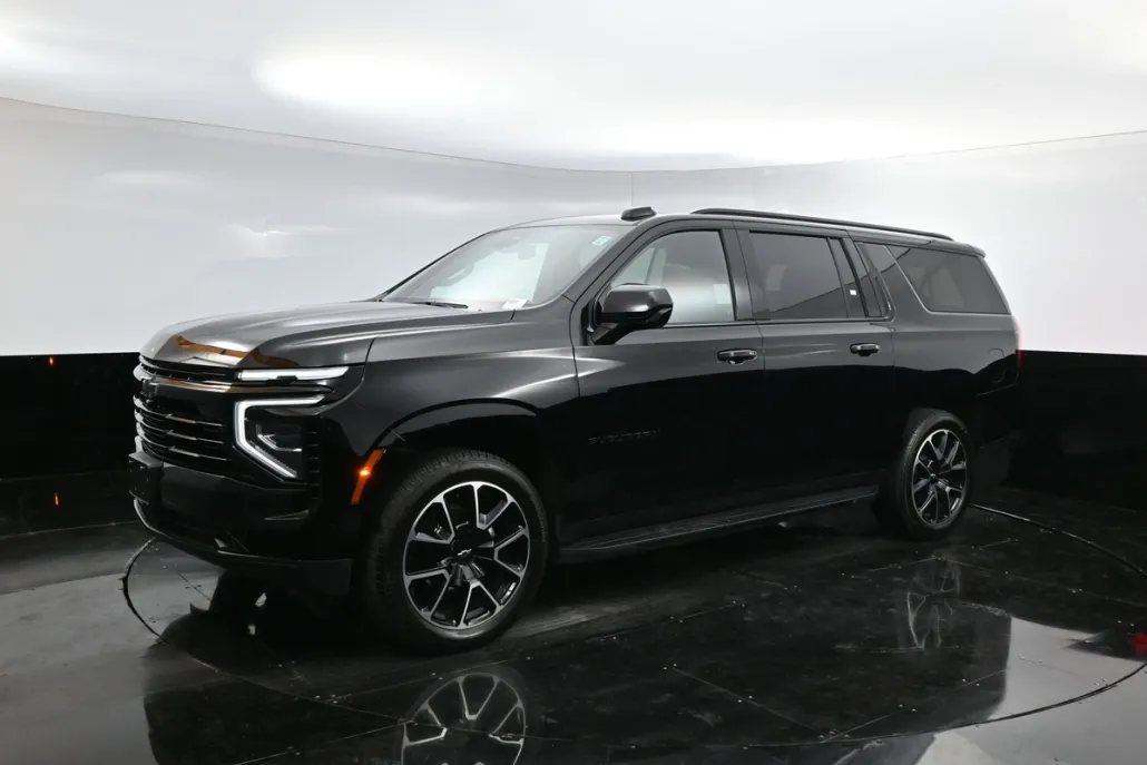 2025 Chevrolet Suburban RST photo 1