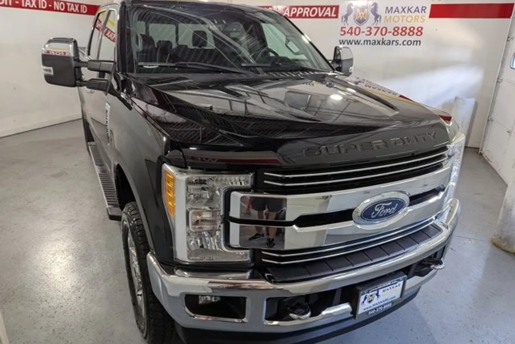 2017 Ford F-350 Lariat photo 1