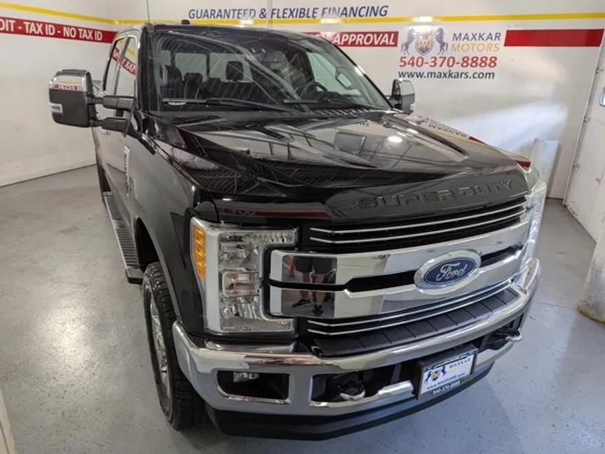 2017 Ford F-350 Lariat photo 1