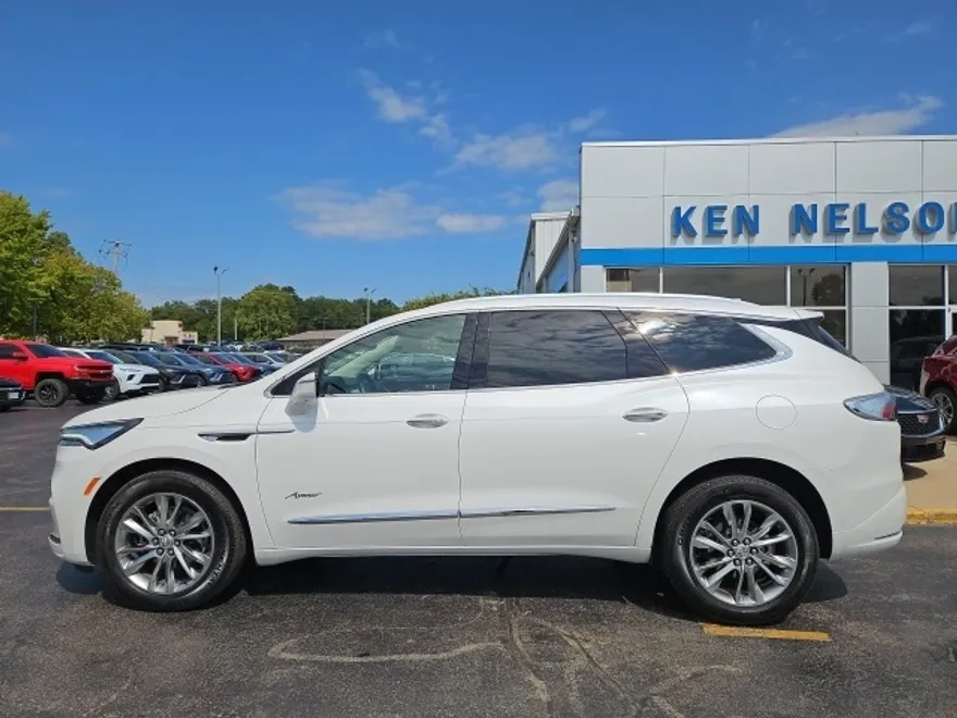 2024 Buick Enclave Avenir photo 1