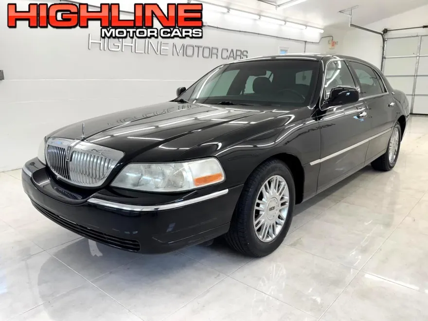 2006 Lincoln Town Car Signature Limited photo 1