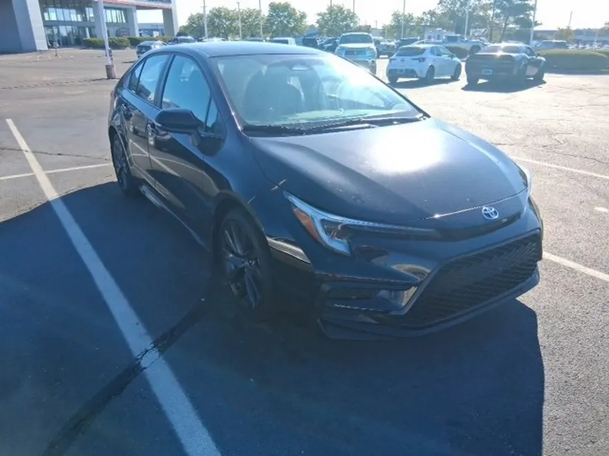 2023 Toyota Corolla SE photo 1