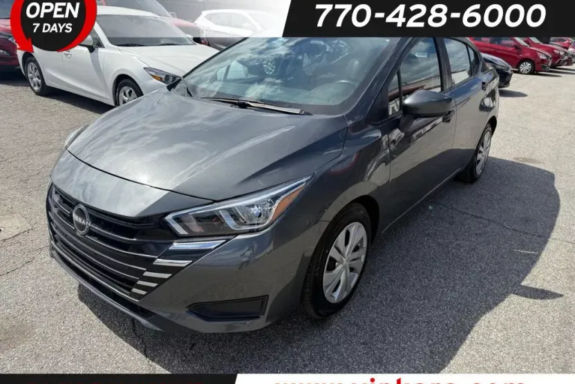 2023 Nissan Versa Sedan photo 1