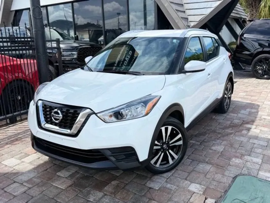 2019 Nissan Kicks SV photo 1