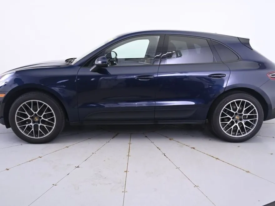 2018 Porsche Macan Base photo 1