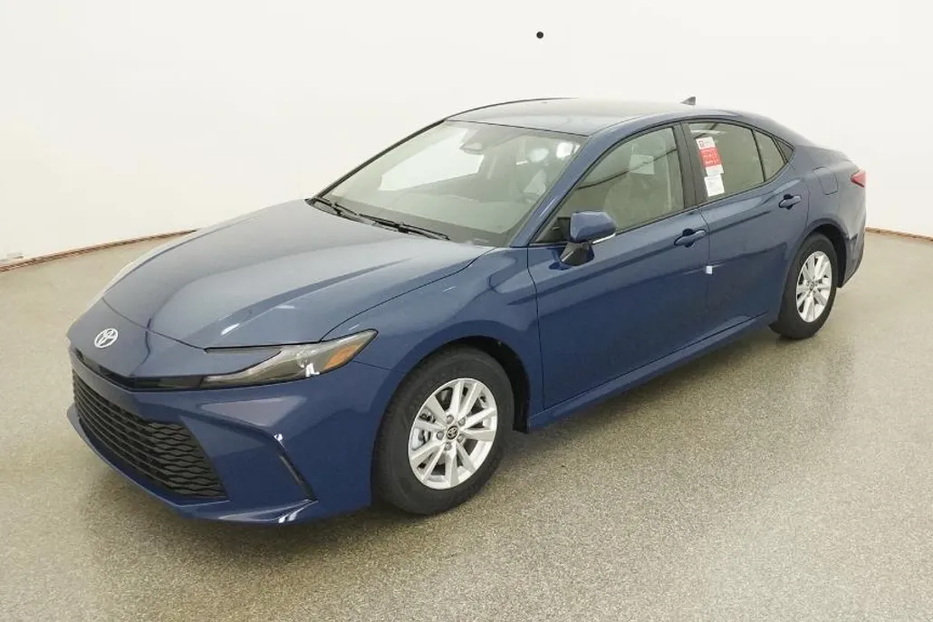 2026 Toyota Camry LE photo 1