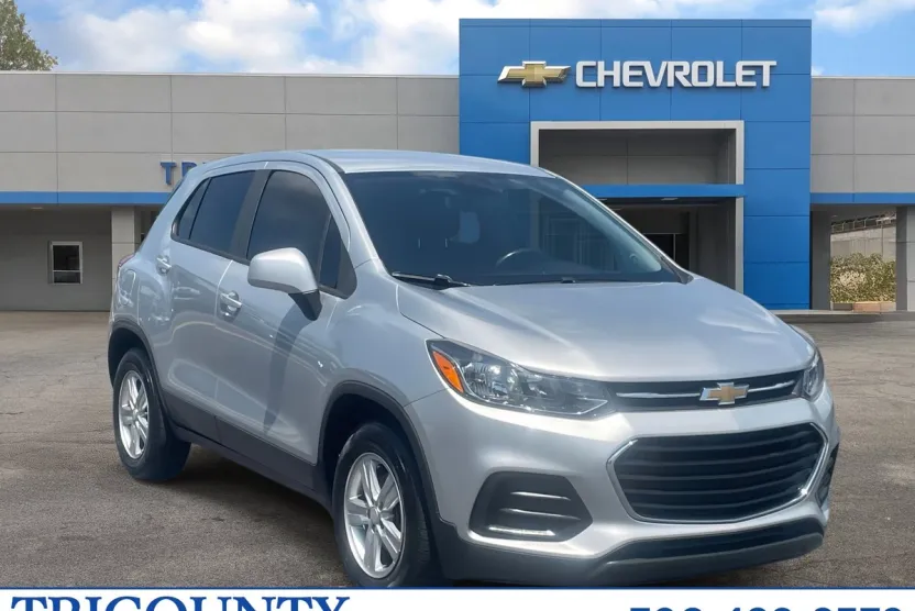 2020 Chevrolet Trax LS photo 1