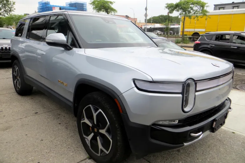 2023 Rivian R1S Adventure photo 1