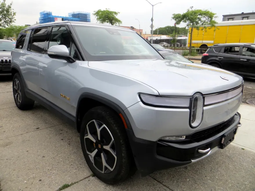2023 Rivian R1S Adventure photo 1