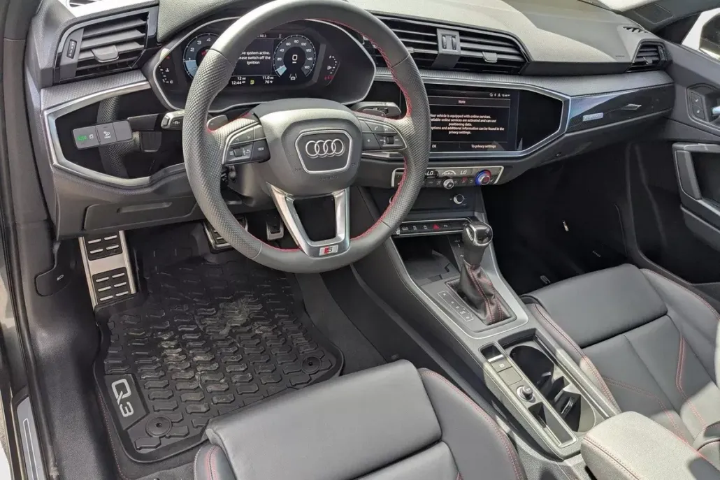 2025 Audi Q3 45 TFSI S line Premium Plus photo 1