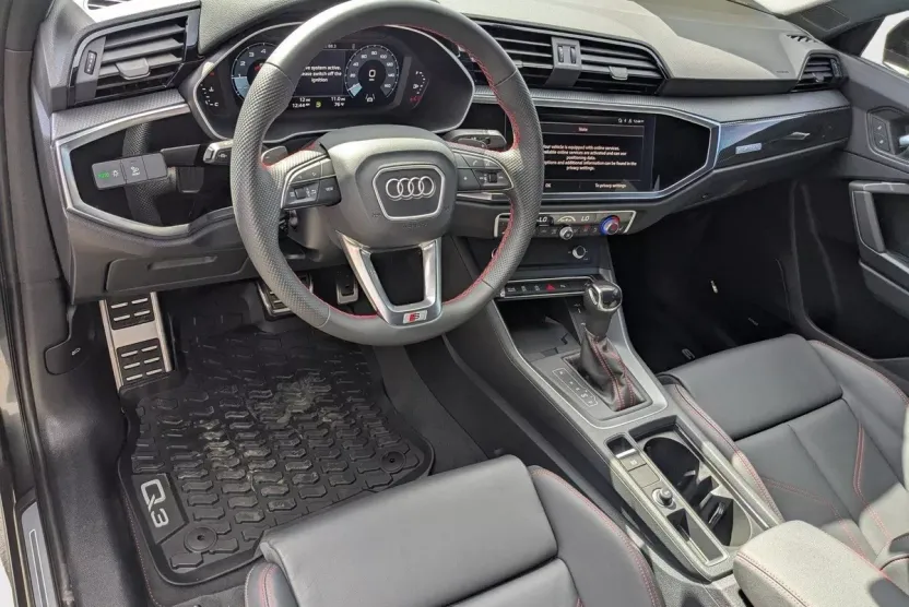 2025 Audi Q3 45 TFSI S line Premium Plus photo 1