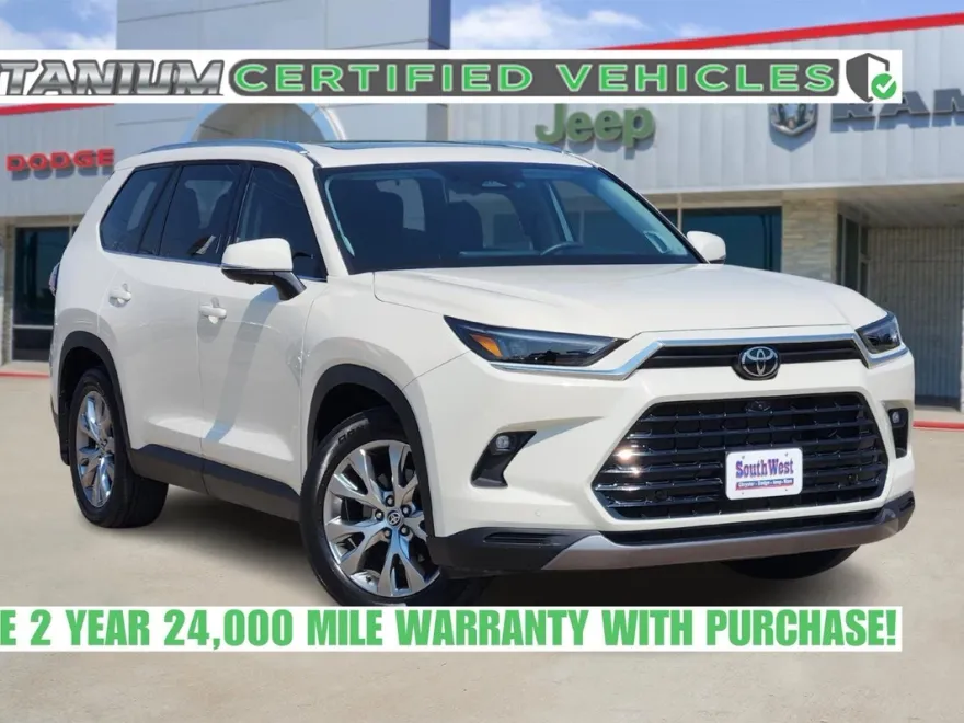 2024 Toyota RAV4 LE photo 1