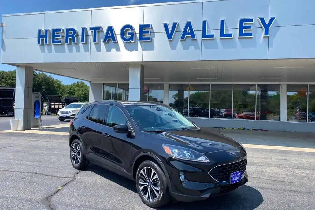 2022 Ford Escape SEL photo 1