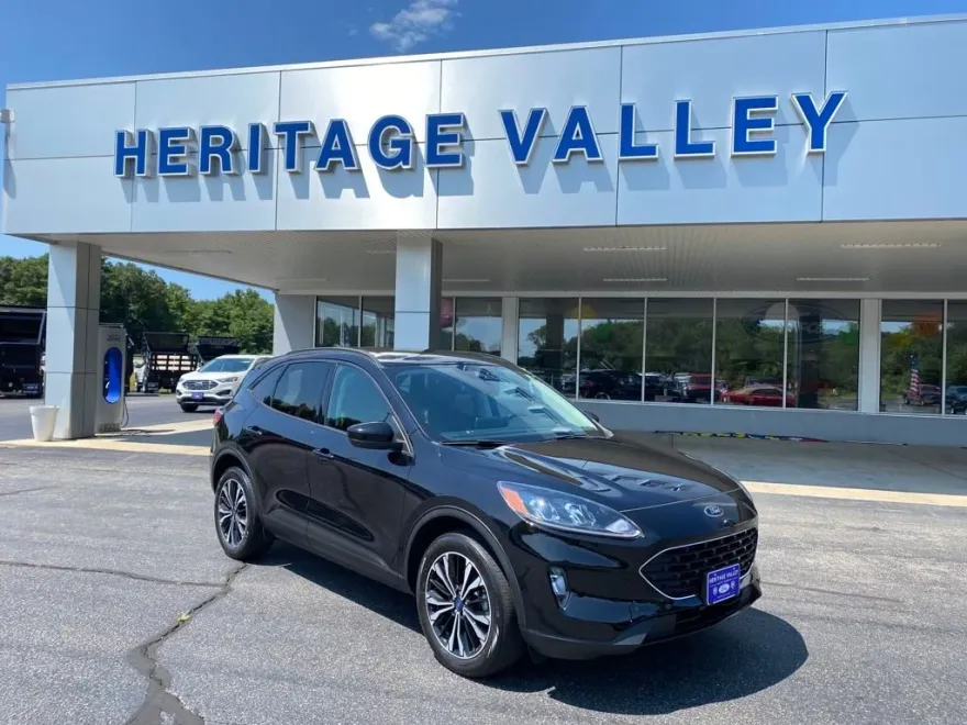 2022 Ford Escape SEL photo 1